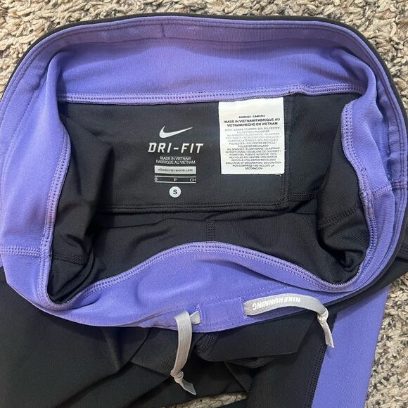 Nike women’s dri fit Nike running capri leggings size Small - Picture 7 of 7